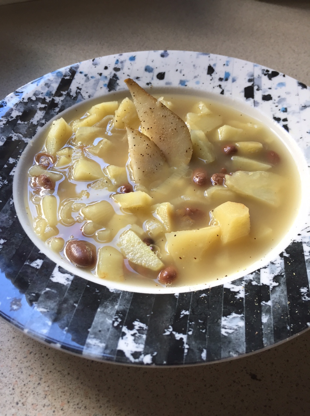 Nude parsnip and pear soup